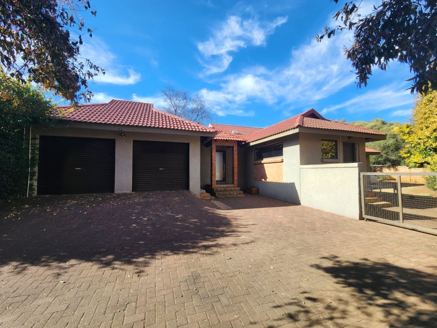 3 Bedroom Property for Sale in Pentagon Park Free State